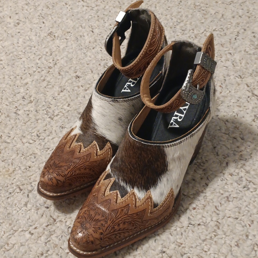 Hand-Tooled Leather strap Genuine Hide-On Women Bootie Boot Boho Western Shoe - Picture 13 of 16